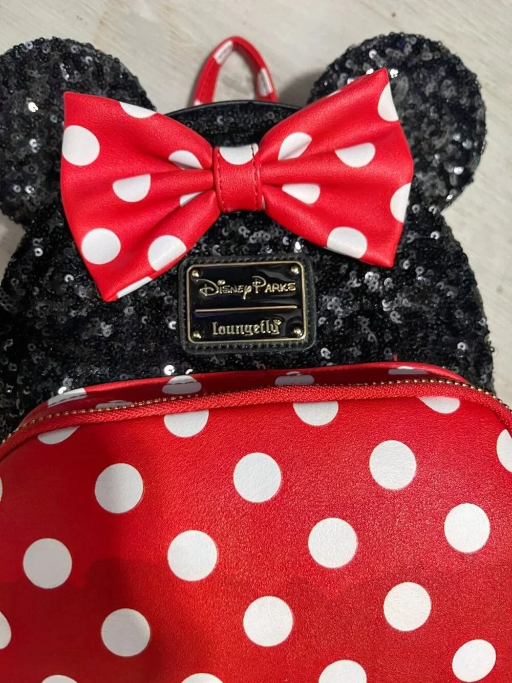 Disney Parks x Loungefly Retired Minnie Mouse Sequin Backpack Red / Black ✨🐭
